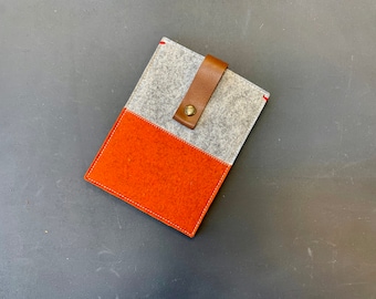 Ereader hoesje vilt, kobo cover in grijs en oranje met leren sluiting