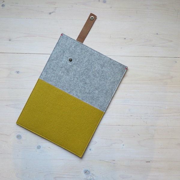 Macbook case, two colours woolfelt case with leather closure,