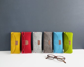 Glasses case, felt spectacle case, yellow bright eyewear cover, magnetic closure, leather details