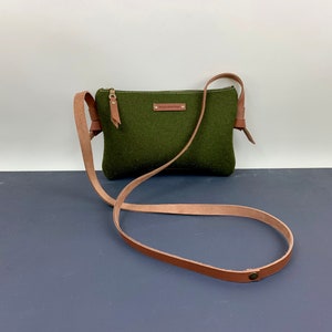 Women shoulder bag, felt clutch bag, green felt purse, wool shoulder bag, crossbody bag strap, small messenger bag, green shoulder bag