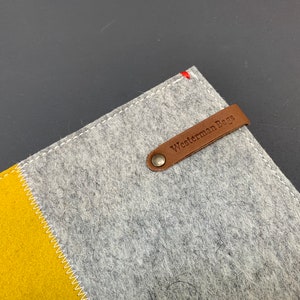 Ereader cover, woolfelt Kindle case, sleeve for Kobo Clara, Libra, yellow and grey image 3