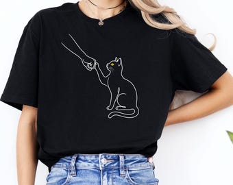 Fist Bump Cat Shirt – Line Art Animal Lover Gift, Cat Mom Dad Tee