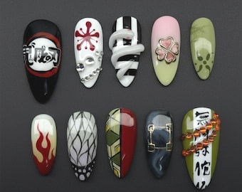 Presse pour Demon Slayer faite main | Symboles d'anime, motifs de flammes et de kimono | Des ongles pour des vibrations audacieuses et héroïques