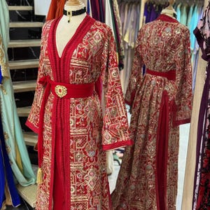 Luxury Moroccan Takchita: Purple & Gold Embroidered Kaftan Dress