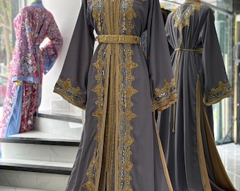 Caftan Takshita cinza marroquino: Vestido caftan com bordado dourado, miçangas, feito à mão
