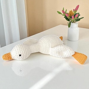 Little Goose Crochet Pattern: No-Sew Amigurumi Bird (PDF Guide in 5 Languages)