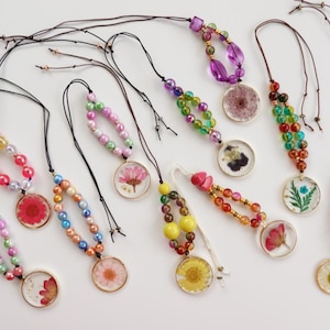 Pressed Flower Car Rearview Mirror Charm: Handmade Beaded Ornament