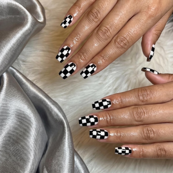 Black White Checkerboard Press On Nails | Short Oval Retro Y2K Indie False Nails