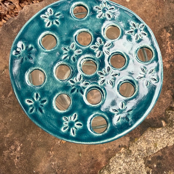 Handmade ceramic flower vase frogs