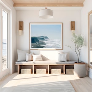 Fotografía de playa de California, decoración de casas costeras, impresión de costa brumosa, arte de casa de playa, arte de pared náutica, arte de paisaje costero imagen 1