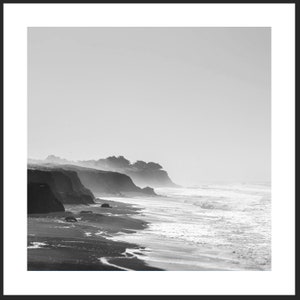 California Beach Photography, Coastal Home Decoreren, Mistige Kustlijn Print, Beach Home Art, Nautische Muurkunst, Kustlandschapskunst afbeelding 7