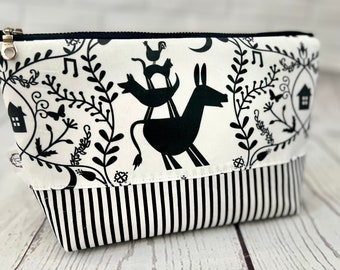 Town Musicians of Bremen Zipper Pouch with 6 Pockets / Cosmetics Pouch / Multipurpose Pouch / Multiple Pockets