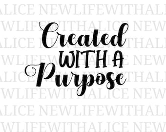 以下が含まれることがあります： 白い背景に黒いテキストで「Created With A Purpose」と筆記体で書かれています。単語は縦に積み重ねられており、「Created」が一番上に、「Purpose」が一番下にあります。背景には「NEWLIFEWITHALICE」という透かしが入っています。