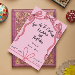 Convite para festa de aniversário de meninas com laço rosa, modelo Canva EDITÁVEL