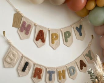 Benutzerdefinierte Geburtstags-Stoffbanner | Personalisierte Chenille Buchstaben Wimpelkette | Boho Kinderzimmer & Party Dekoration