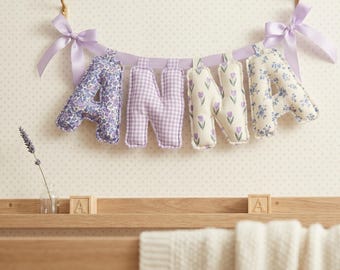 Personalisierte Stoff-Namensgirlande, Vintage Blumengirlande, Kinderzimmerdekor