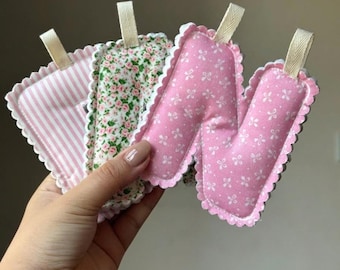 Stoff Buchstaben Namen Banner - personalisierte Blumen und Gingham Kinderzimmer Dekor