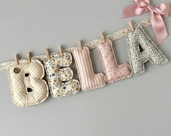 VINTAGE Custom Fabric Name Banner, gequiltete Namensgirlande, personalisierte Banner, Wimpelkette, Baby-Mädchen, Jungen-Kinderzimmer.