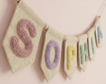 Personalisierte Garn Buchstaben Leinwand Banner, handgefertigte Kinderzimmer Dekor.