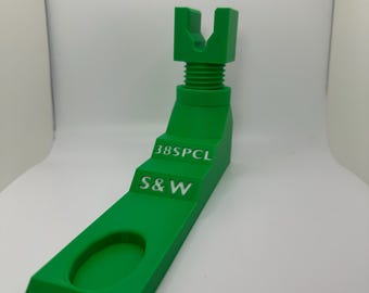 Soporte personalizado para pistola diseñado para la caja fuerte impresa en 3D del modelo Smith & Wesson 64.