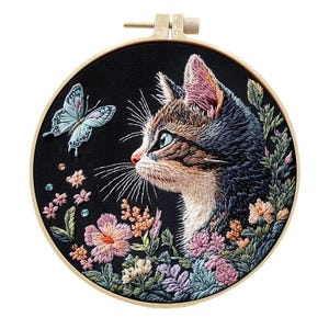 Cat & Flower Embroidery Kit – DIY Beginner Cross Stitch Set with Fabric And Patterns