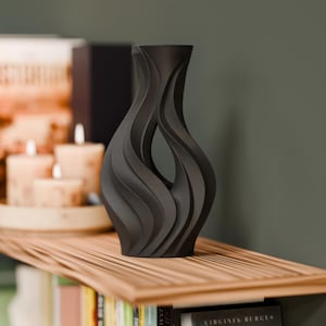 3D Printed White Wavy Vase - Modern Sculptural Decor - Elegant Curved Design - Minimalist Home Accent - Contemporary Tabletop Art
