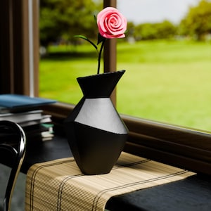 3D Printed Geometric Vase: Modern Minimalist Decor