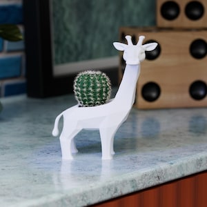 Resin Coated Geometric Giraffe Planter | 3D Printed Faceted Animal Pot | Modern Safari Decor