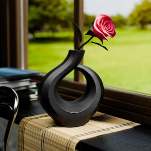 3D gedruckte abstrakte Vase | Moderne skulpturale Dekoration | Einzigartiges geometrisches Herzstück | Zeitgenössische Tabletop Kunst | Erhältlich in 6 Farben