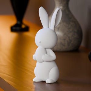 Hartsbelagd minimalistisk kaninfigur | 3D-tryckt kaninskulptur