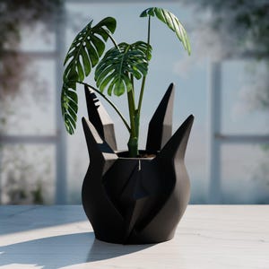 Abstrakter facettierter Blumentopf | Moderner skulpturaler Blumentopf | 3D gedrucktes geometrisches Dekor | Schwarz & Weiß