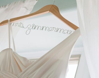Personalized Wedding Dress Hanger with Wire for Brides, Bridal Party Gift