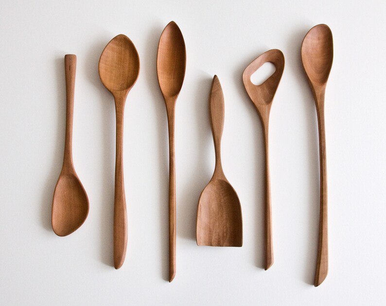 Cuillères en bois / Main sculptée