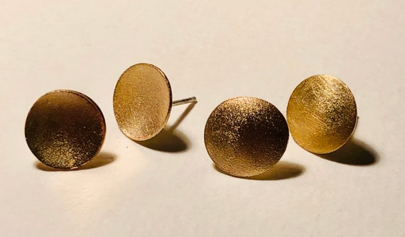 Gold dome stud earrings deals