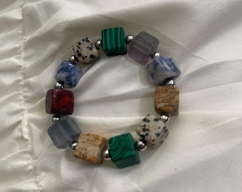 Pulsera infantil nueva con cristales cúbicos. Preciosa.