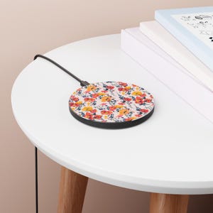 Floral Wireless Charger / Fast Charging Pad for Home / Eco-friendly Gift / Desk Decor / Mothers Day Gift / Wireless Charging Pad /