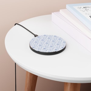 Elegant Floral Wireless Charger / Fast Qi Charging Pad / Modern Home Decoration / Gift for Tech Lovers / Mother&#39;s Day Present / Desk Charger