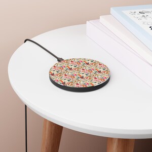 Floral Wireless Charger - Fast Charging Pad / Cute Phone Accessory / Desk Decor / Tech Gift / Boho Style Decor / Gifts for Her