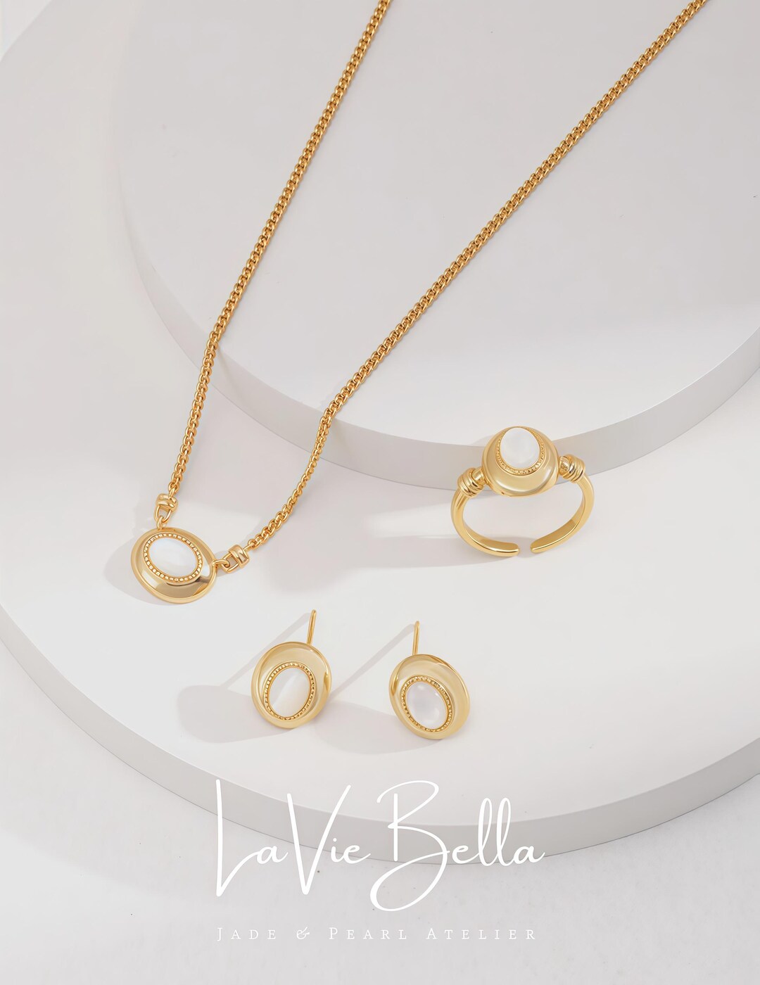 Lot De Bijoux En Nacre - Collier, Boucles D'oreilles, Bague, Occasion En Très Bon état
