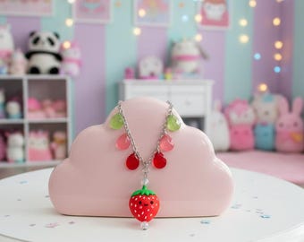 Kawaii Strawberry Charm Necklace – Red Teardrop Beaded, Silver Tone