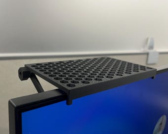 Estante pequeño con clip para monitor / Almacenamiento ligero para accesorios de escritorio