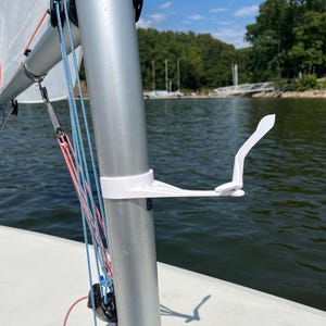 Sailing Wind Vane for Optimist/Sunfish & Laser / ILCA   — Lower Mast Wind Indicator, Dinghy Racing Fly, PETG Sailboat Wind Telltale