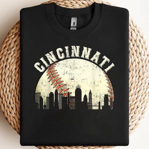 Vintage Cincinnati Cityscape Baseball Lover hommes femmes enfants PNG, sublimation, clipart, téléchargement numérique