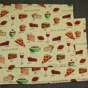 Pair of Reversible Placemats:  How to Eat Healthy with Green or Red