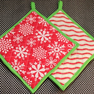 Potholder: Snowflakes on Red and Green/Red Squiggles on white