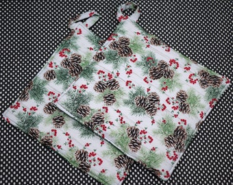 Reversible Potholder:  Pine Cones with Holly and Green Sparkles