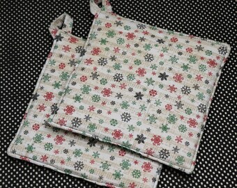 Reversible Potholder:  Snowflakes Music and Holly on Green