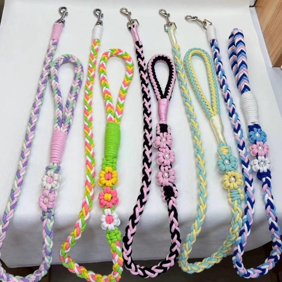 Handmade Crochet Flower Dog Leash Soft Braided Rope Pet Lead Daisy Floral Design for Small Dogs & Cats Durable Cute Puppy Leash Pastel Style