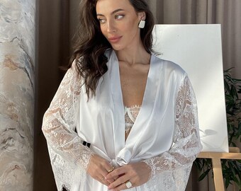 White lace sleeves robe, Short lace robe, Lace bridal robe, Wedding robe, Boudoir robe, Satin robe, Lace robe for bride, Honeymoon robe