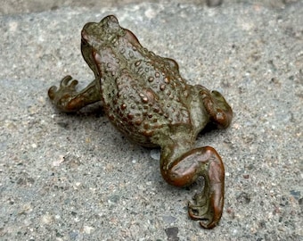 Vintage  Copper Sleeping frog Statue,Carved Fengshui lucky Animal cute frog tea pet Antique Fortune Frog Paperweight Brass Tea Table decor 8